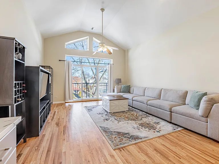 5933 W Huron St #3N — Photo 4