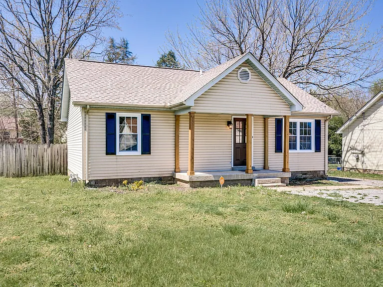 4908 Deerhaven Dr — Photo 3