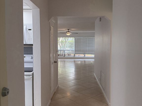2nd image of 1201 SE 2nd Ct