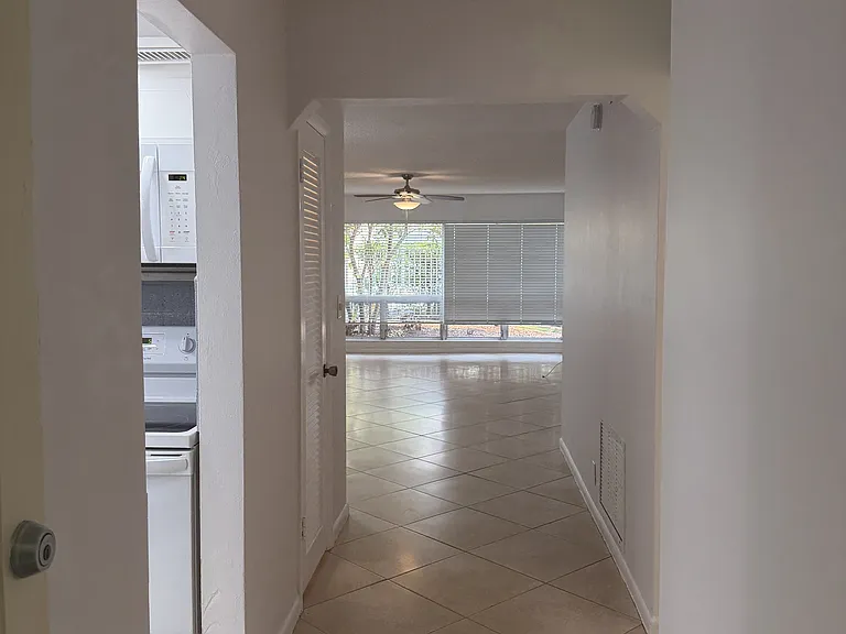 1201 SE 2nd Ct — Photo 7