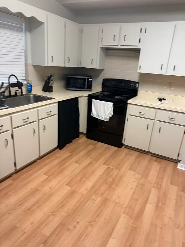 3 bed, 2.0 bath, 1445 sqft, $1,750 — Photo 4