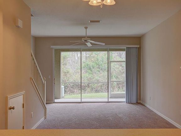 3rd image of 11081 Windsor Place Cir