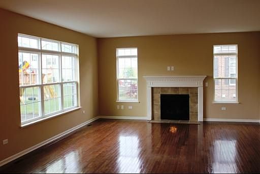 5th image of 1907 Barrington Ave