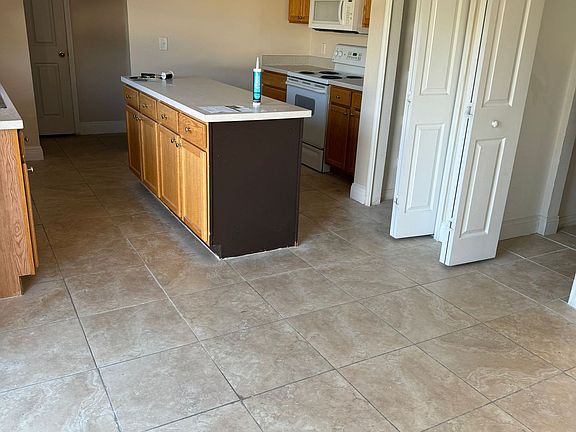 5th image of 31 Flanders Ln
