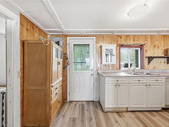 5th image of 26 Lake Rd