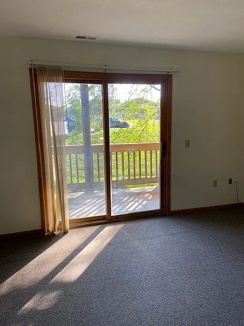 2 bed, $1,035 — Photo 2