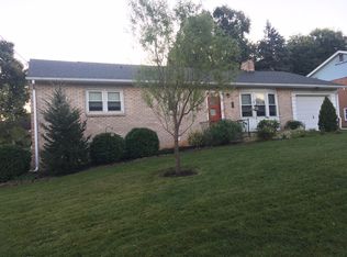 451 Maywood Rd, York, PA 17402