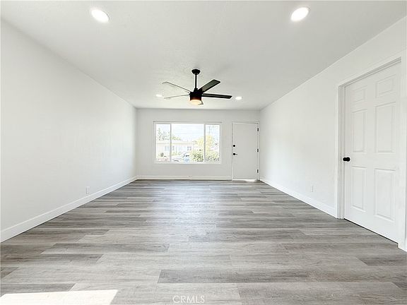 3rd image of 718 E 103rd Pl