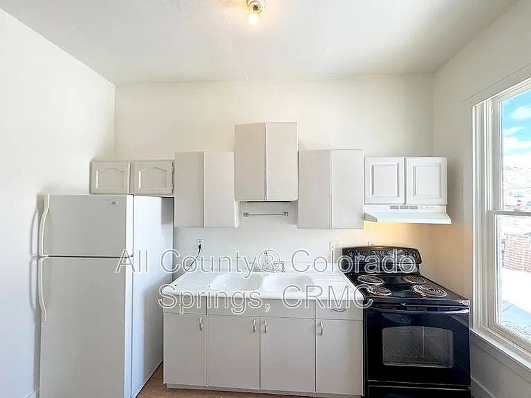 215 N 1st St — Photo 7