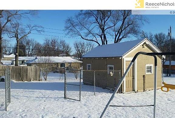 Extra fenced in area for garden or pets.  Garden shed