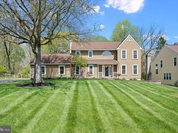 13 Deer Path Ln, Newark, DE 19711