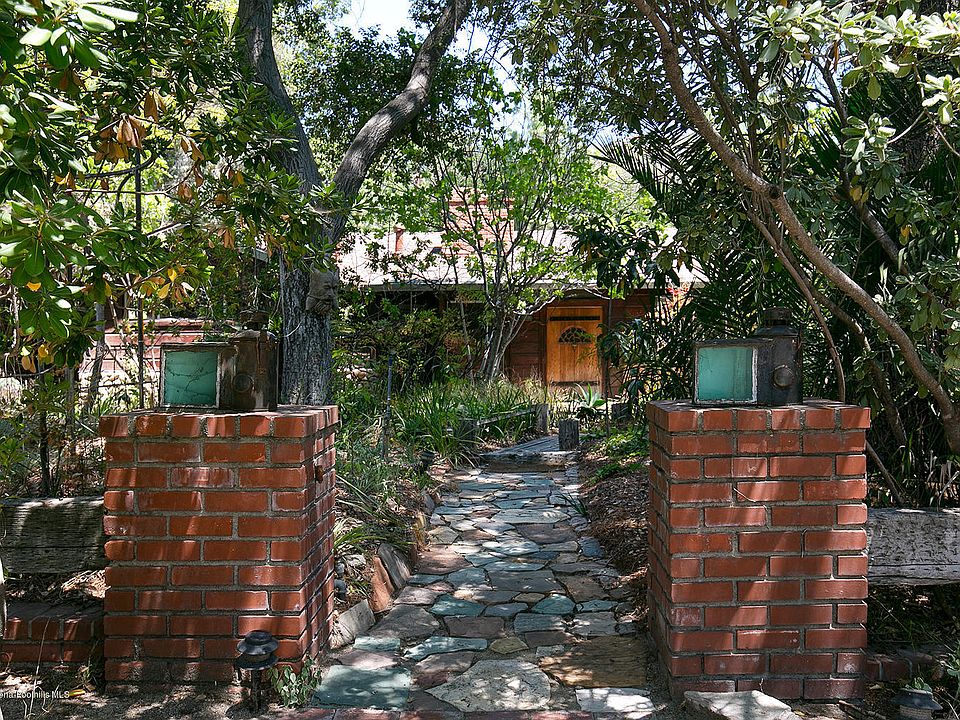 1st image of 513 Knight Way