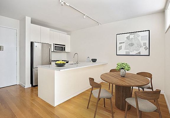 4th image of 189 Schermerhorn St APT 10H