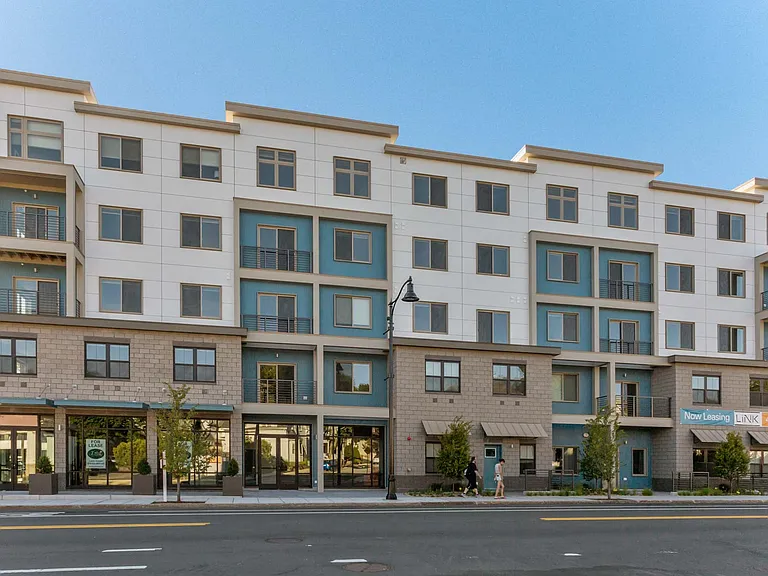 The Beverly Collection: Link 480 — Photo 15