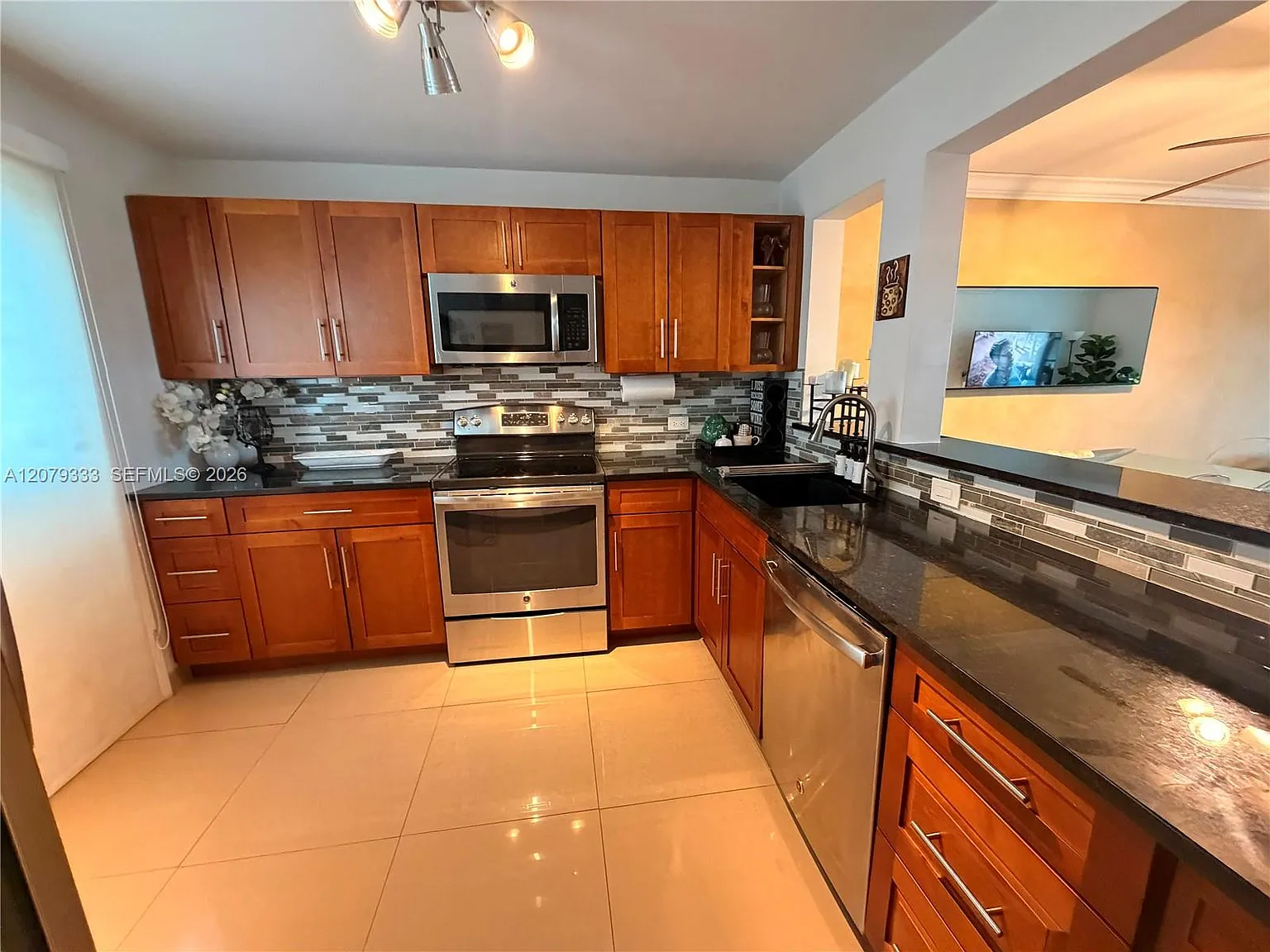 Royal Oaks Condo — Photo 4