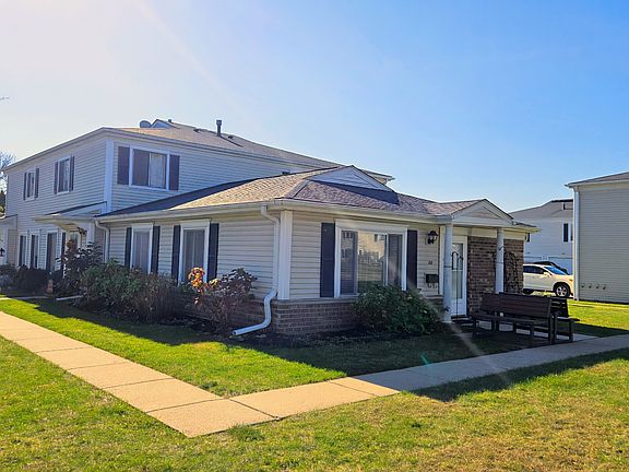 4th image of 1111 Cove Dr #208A