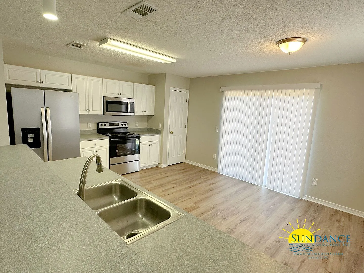 Lovely 3 Bedroom Home in Navarre — Photo 4