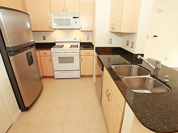 2nd image of 2209 Hancock Dr APT 6