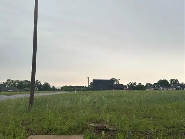 96 Dutton Ct, Barling, AR 72923