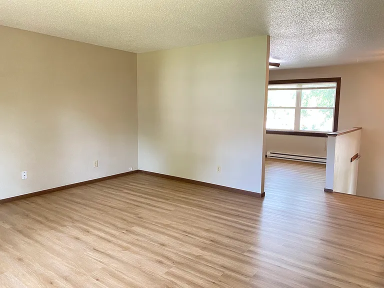 821 Westwood Dr — Photo 5