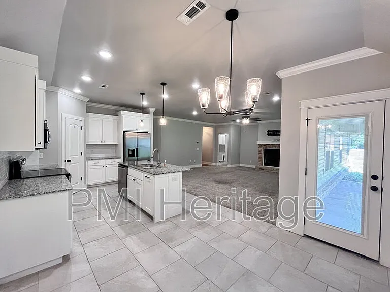 24 Bonhill Ln — Photo 9
