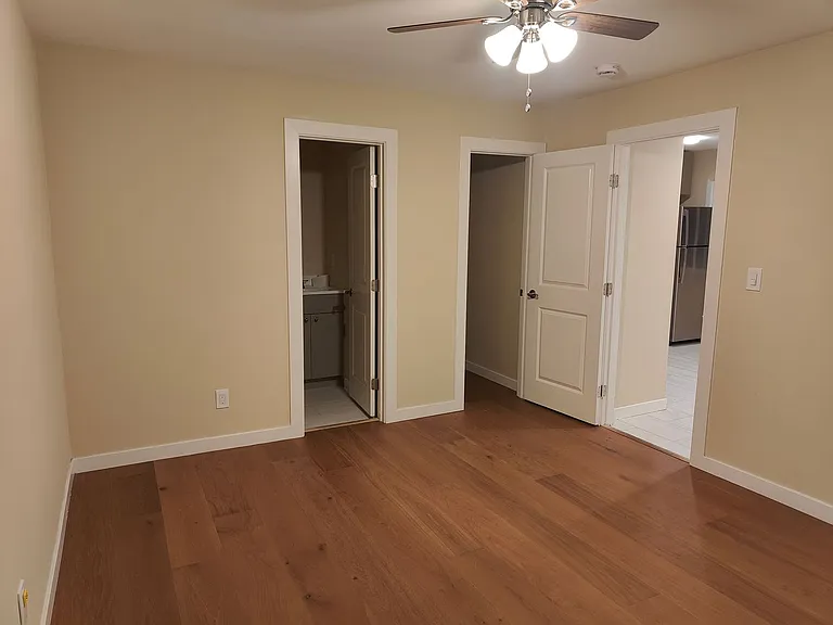 2809-2811 Clay Ave — Photo 6