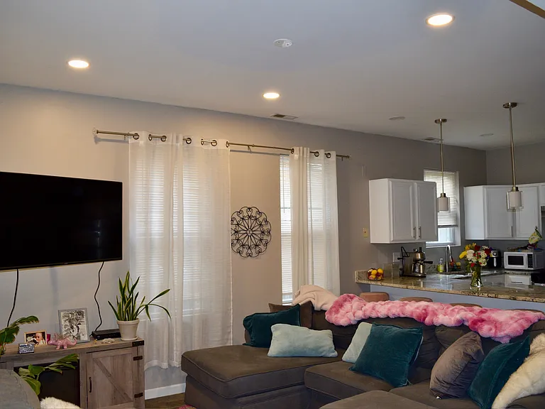 871 N Mozart St #1 — Photo 2