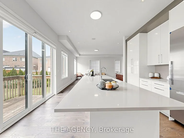 32 Conger St — Photo 10