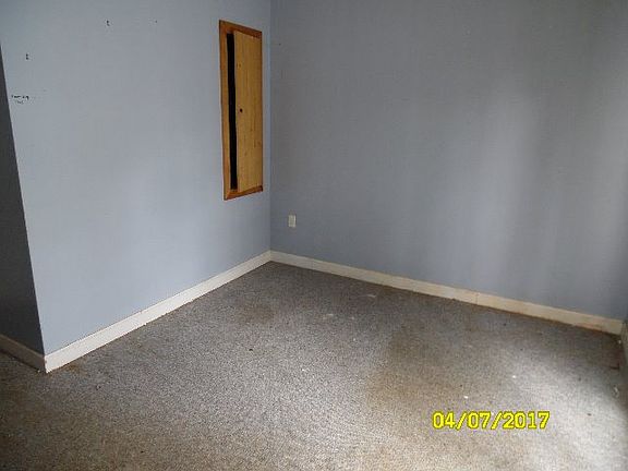 3rd image of 506 Bluefield Ave