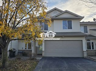 1250 Crystal Pl E, Chaska, MN 55318