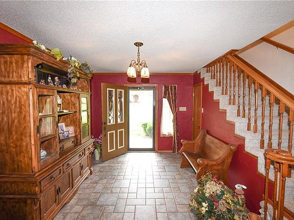 3rd image of 107 Byron Nelson St