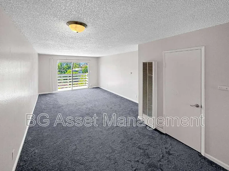 110 Avian Dr — Photo 1