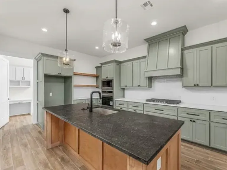 7530 Highland Hills Dr — Photo 21