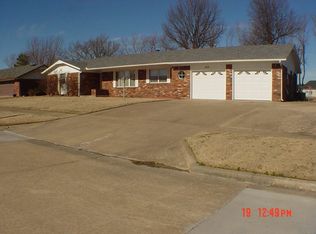 1515 Merlin Cir, Pryor, OK 74361