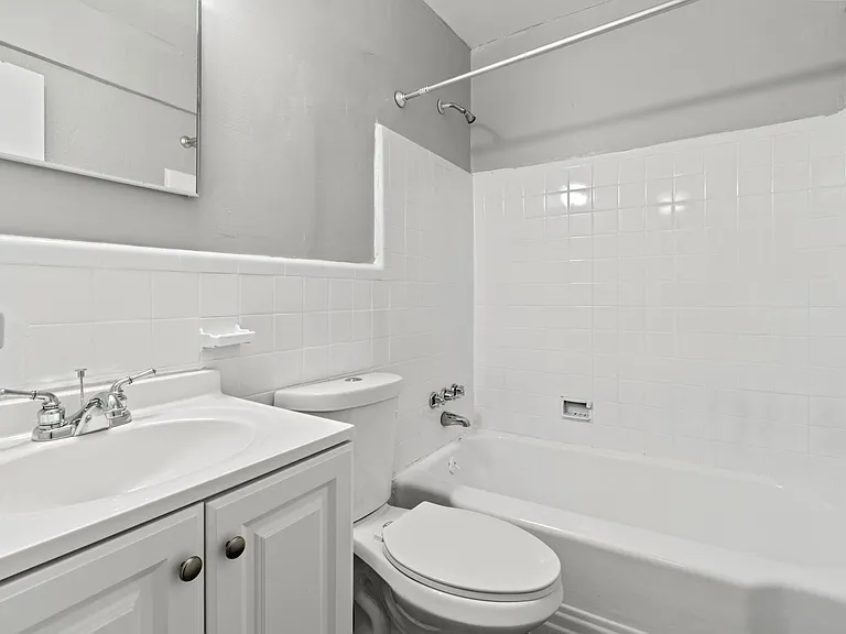 1240 E Washington Ln — Photo 36