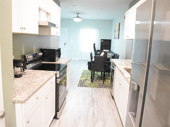 5th image of 1905 Banita St #202