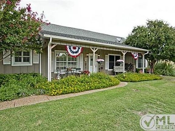 5th image of 816 Laurence Dr