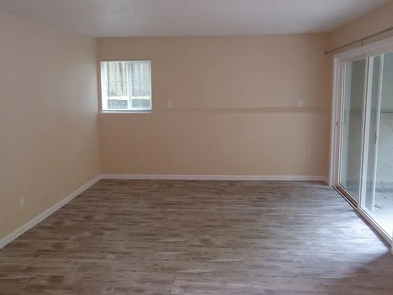 Glenview West Apartments — Photo 32