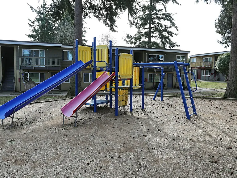 Washington Park Apartments — Photo 13
