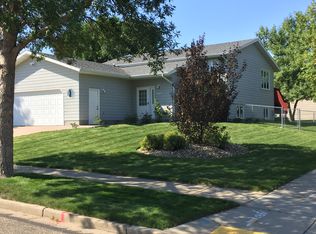 3868 Montreal St, Bismarck, ND 58503