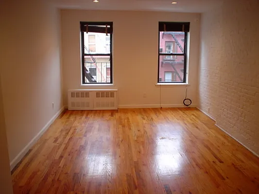 Rented by Chartwell Manhattan Realty | media 23