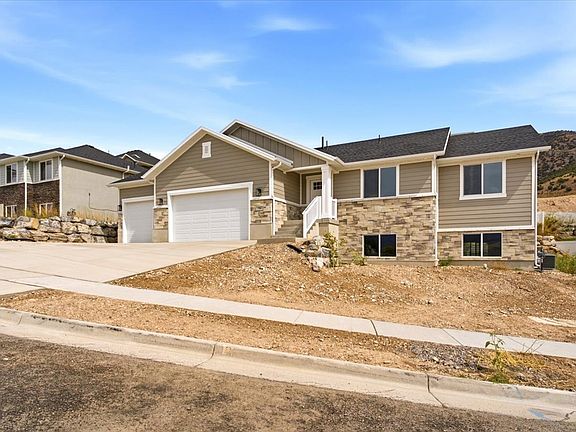 3rd image of 708 N Sunset Dr