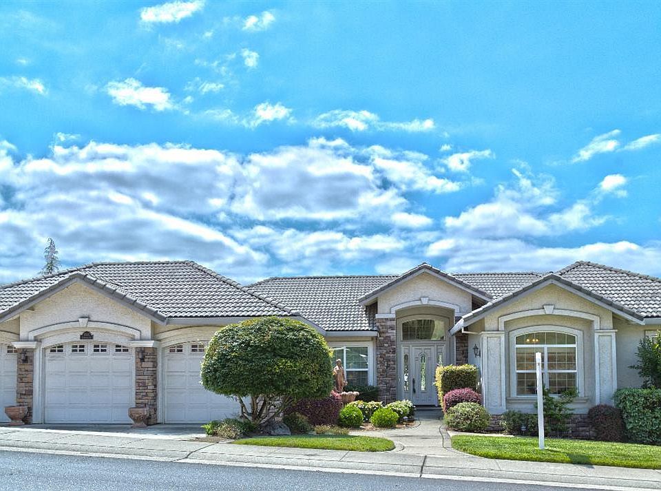 1st image of 2595 Clubhouse Dr