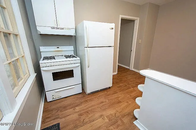 1243 S Brook St #2 — Photo 32
