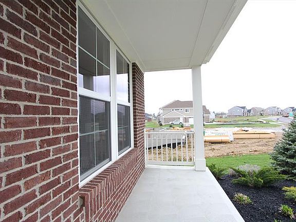 3rd image of 5275 Autumn Oak Dr