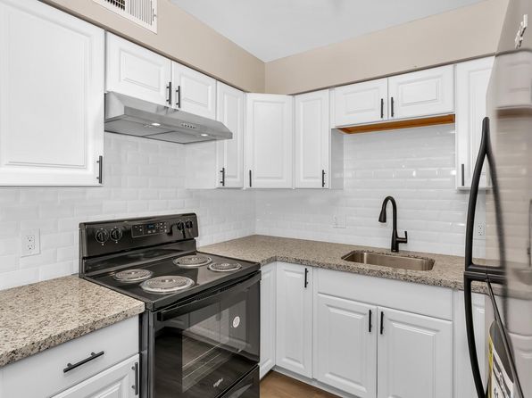 3079 E Weldon Ave APT 102