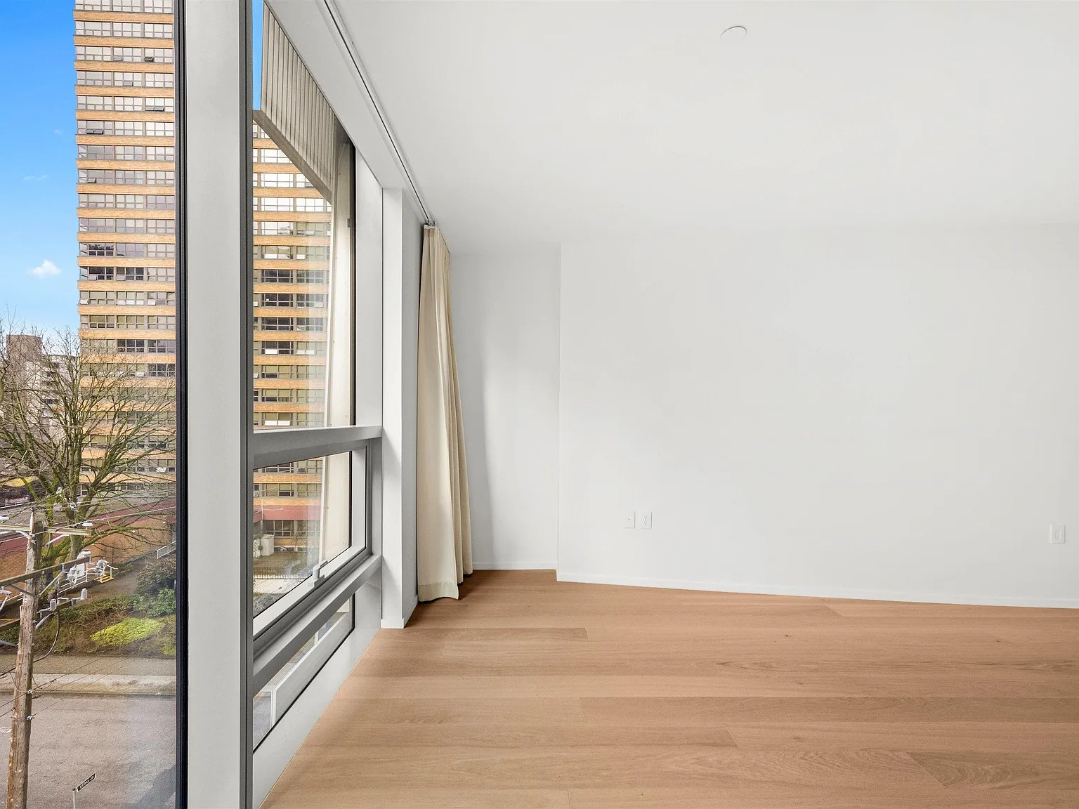 Studio, 874 sqft, $3,500 — Photo 4