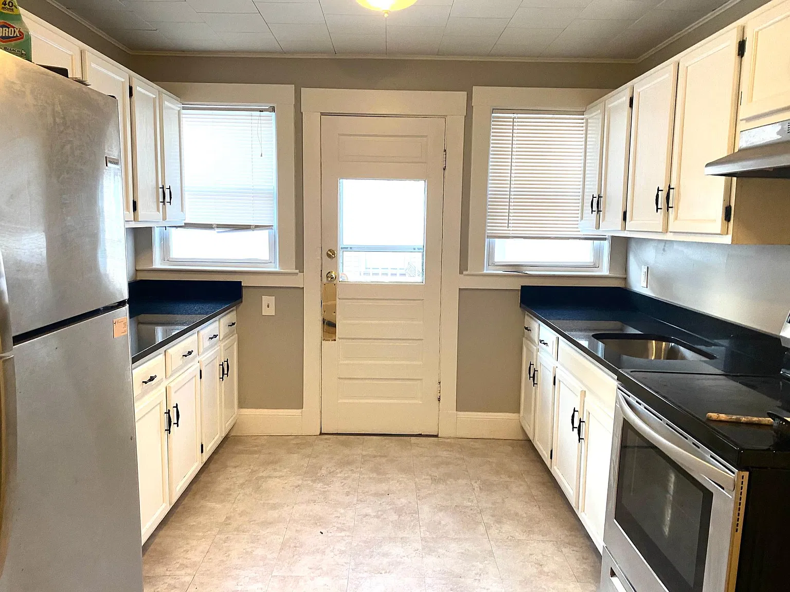 2 bed, 1000 sqft, $2,650 — Photo 1