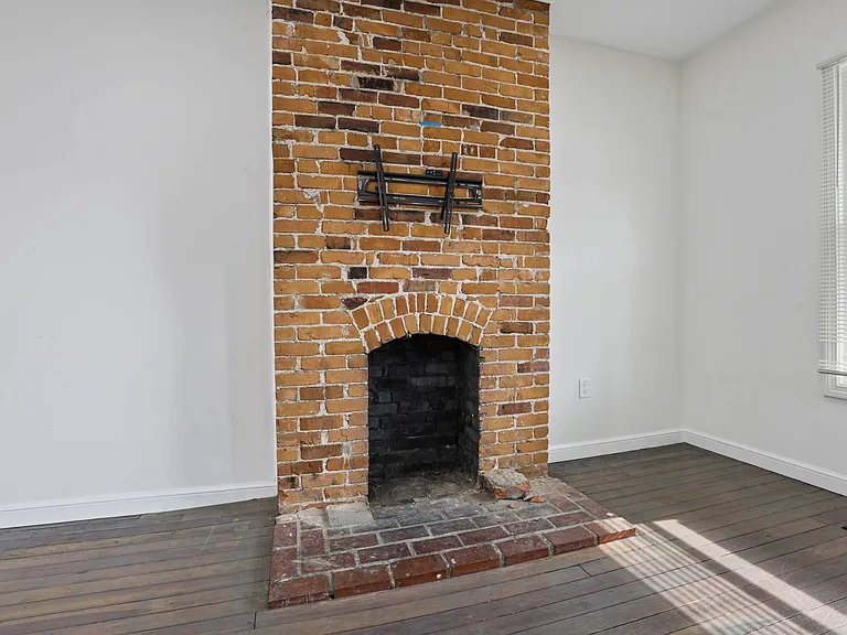 189 Avondale Ave — Photo 5
