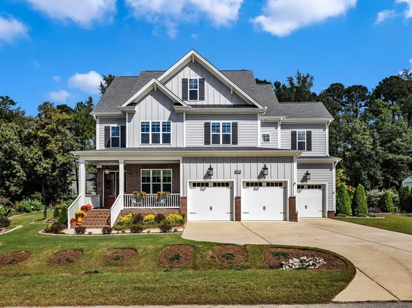 6012 Lunenburg Dr, Raleigh, NC 27603